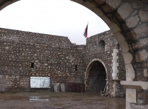 Ամարասի պարսպին՝ ռուսական դրոշ