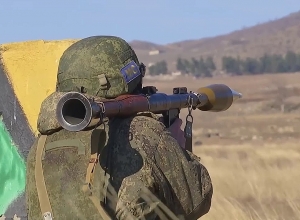 Военнослужащие российского миротворческого контингента приступили к занятиям по боевой подготовке
