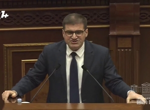 Может от страха перед своим шефом Зограбян не здоровается со мной: Бабаджанян