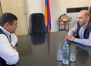 Էդմոն Մարուքյանը հանդիպել է Կապանի քաղաքապետի հետ