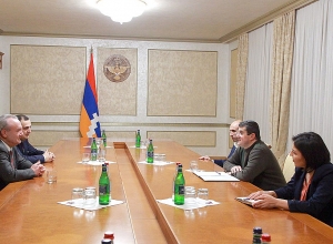 Президент Республики Арцах Араик Арутюнян принял министра ОНКС РА Ваграма Думаняна