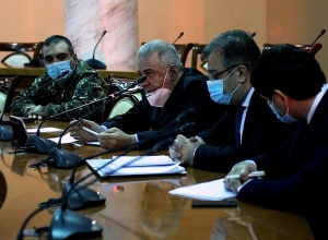 Министр обороны встретился с родственниками пленных военнослужащих