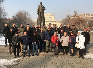 Նժդեհի արձանի մոտ