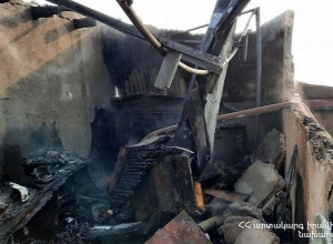 Հրդեհ շենքի տանիքում