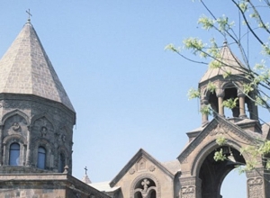 Первопрестольный Святой Эчмиадзин созывает к молитве за пленных и пропавших без вести
