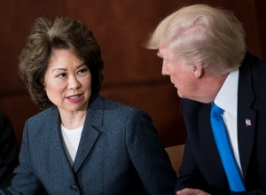 Մի շարք հրաժարականներ` նախագահ Թրամփի վարչակազմում