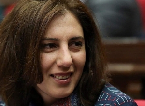 Սոֆյա Հովսեփյանը պատրաստ է Արմեն Չարչյանին երաշխավորագիր տալ կալանքից ազատման համար