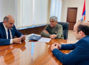 «Լուսավոր Հայաստան»-ի պատվիրակությունը հանդիպել է ԱՀ ԱԽ քարտուղար Վիտալի Բալասանյանին