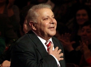 Армен Саркисян поздравил народного артиста Рубена Матевосяна