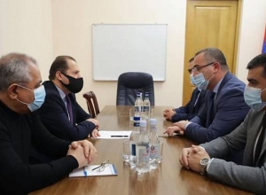 ԱՀ ԱԺ հանձնաժողովի պատվիրակությունը ՀՀ ԿԲ-ում քննարկել է ԱՀ քաղաքացիների վարկային բեռի թեթևացումը