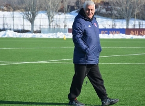 Ինչո՞ւ է Պրեմիեր լիգայի նորեկ «Վանը» մարզվում առանց գլխավոր մարզչի