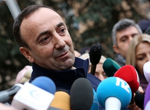 Հրայր Թովմասյանը դատախազներին՝ տղերք, եկել եք էստեղ, որ ի՞նչ անեք, ո՞ւմ մեղադրեք, էս ի՞նչ եք անում․ Առավոտ