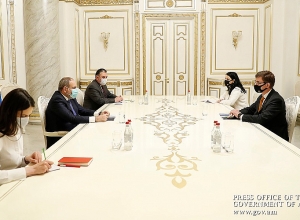 Премьер-министр и посол Нидерландов обсудили повестку развития двусторонних отношений