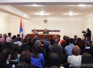 Նախագահ Արայիկ Հարությունյանը հանդիպել է ԱՀ էկոնոմիկայի և գյուղատնտեսության նախարարության աշխատակիցների հետ 