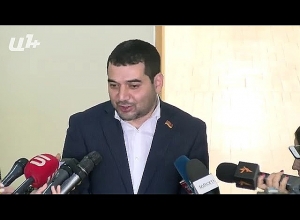 Շուշան Փաշինյանը չէ, որ տուն ընտրելու համար պիտի հասներ Մոսկվա. քաղաքացիության հարց էլ չի լուծվել. Հրաչյա Հակոբյան