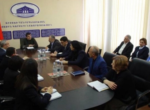 Президент Арцаха провел совещание с руководящим составом  МИД