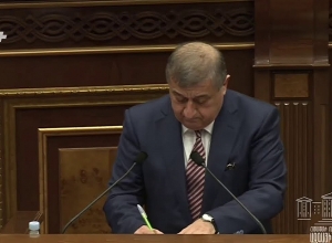 Спасибо за доверие: Гагик Джангирян принёс присягу