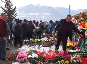 Քարին տակի հերոսամարտի օրը հիշեցին Ստեփանակերտի հուշահամալիրում և Եռաբլուրում