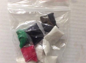 Երիտասարդը պետք է թմրամիջոցները տեղադրեր տարբեր վայրերում․ մետրոպոլիտենի ոստիկանների բացահայտումը