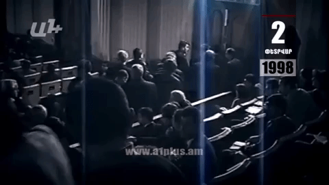 Календарь. 2 февраля: Начинается известное «бегство крыс»… 27 депутатов в этот день 1998 года выходят из правящей фракции «Республика»