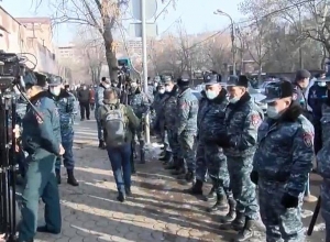 Ընդդիմության ակցիան ԱԺ-ի դիմաց․ ՈՒՂԻՂ