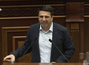 Госпожа Самсонян, сколько б мы ни помогали вам как оппозиции – вы не выросли: Ален Симонян