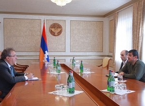 Араик Арутюнян принял благотворителя Алека Багдасаряна