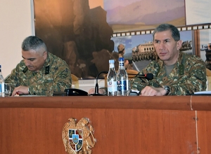 Օնիկ Գասպարյանն այցելել է 1-ին և 4-րդ զորամիավորումներ