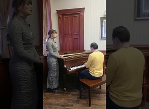 Իվետա Մուկուչյանը` Զինվորի տանը