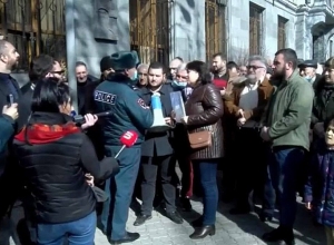 Վահան Բադասյանին կալանավորելու դեմ բողոքի ակցիա. ՈՒՂԻՂ