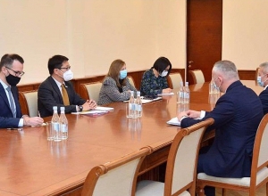 ՀՀ-ում ԱՄՆ դեսպանը հանդիպել է Ֆինանսների նախարարին