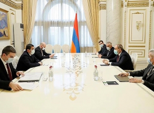 Пашинян и Араик Арутюнян провели совещание
