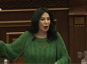 Երեկ ադրբեջանցի զինծառայողներն արդեն չէին թողնում ուխտավորներին Դադիվանք մտնել․ Նաիրա Զոհրաբյան