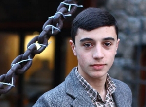 Վերջին անգամ Արզումանը մայրիկի հետ էր խոսել, խնդրել էր անդադար աղոթել իրենց համար