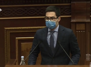 Почему продолжается военное положение? Комментарий Рустама Бадасяна