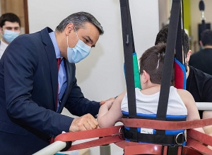 Արման Թաթոյանն այցելել է Հայրենիքի պաշտպանի վերականգնողական կենտրոն