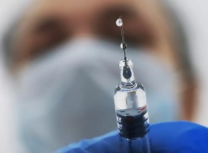 В Греции мужчина умер через восемь минут после прививки от коронавируса