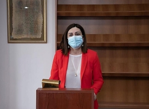 Անահիտ Ավանեսյանը գիտաբժշական գրադարանին նվիրել է մեկդարյա պատմություն ունեցող բացառիկ հատորներ