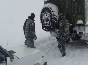 Փրկարարները Սիսիան - Զանգեր հատվածում մոտ 60 ավտոմեքենա դուրս են բերել արգելափակումից