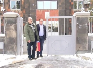 Сторонники встретили Карена Бекаряна аплодисментами