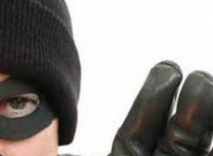 Դիմակավորված քաղաքացին նռնակով զինված մտել է տարադրամի փոխանակման կետ եւ գումար հափշտակել. shamshyan.com