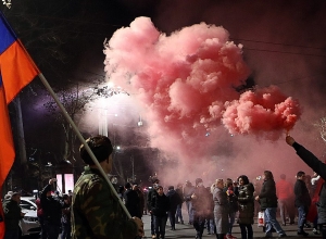 Հրաժարականի պահանջով ընդդիմության երթը՝ ՖՈՏՈՇԱՐՔՈՎ