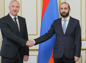 Официальный Минск постарается способствовать скорейшему возвращению военнопленных: Мирзоян – послу Беларуси