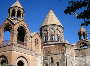 Մայր Աթոռը անթույլատրելի և կործանարար է համարում իրավիճակի հետագա սրումը