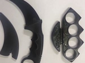 Մետրոպոլիտենի պահպանության բաժին բերման ենթարկված երիտասարդի մոտ սառը զենքեր կային