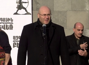 Государство взято в плен, и поэтому повстанцев, взявших оружие для его освобождения, арестовывают: Варужан Аветисян