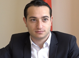 Լևոն Արոնյանին չեմ պատասխանի, բայց պատրաստ եմ հանդիպել Տարոն Մարգարյանի հետ․ Մխիթար Հայրապետյան