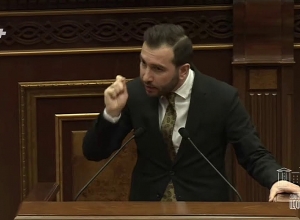 «Պարոն Աբովյան ջան, հանուն արդարության, հաջորդ անգամ խնդրում եմ կատարել  նաև ձեր պարտականությունները»