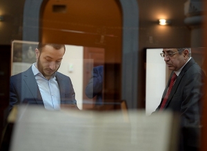 Բացվել է Մատենադարան-Գանձասար գիտամշակութային կենտրոնից տարհանված ձեռագրերի ցուցադրությունը