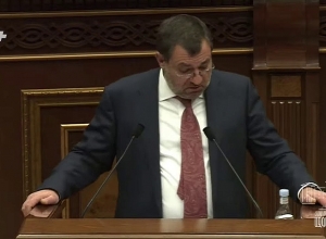 В настоящий момент переезд из Сюника в Ереван будет походить на бегство или предательство: Вардазарян